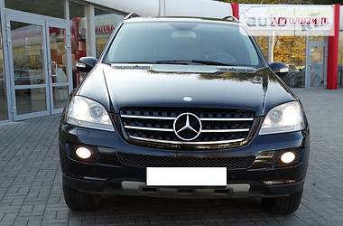 Позашляховик / Кросовер Mercedes-Benz M-Class 2006 в 