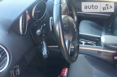 Внедорожник / Кроссовер Mercedes-Benz M-Class 2010 в 