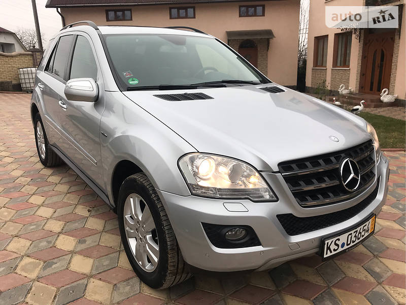 Внедорожник / Кроссовер Mercedes-Benz M-Class 2010 в 
