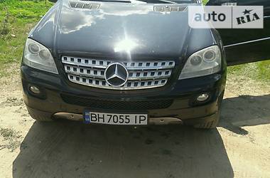 Позашляховик / Кросовер Mercedes-Benz M-Class 2005 в 