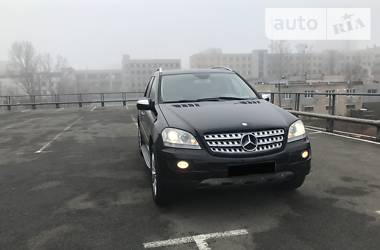 Позашляховик / Кросовер Mercedes-Benz M-Class 2008 в 