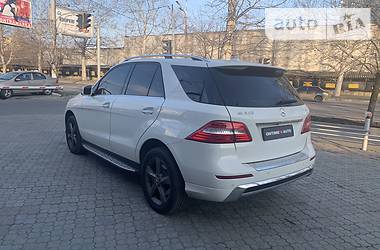 Позашляховик / Кросовер Mercedes-Benz M-Class 2013 в 