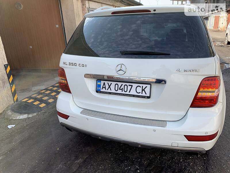 Позашляховик / Кросовер Mercedes-Benz M-Class 2011 в Харкові