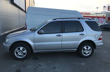 Позашляховик / Кросовер Mercedes-Benz M-Class 2002 в 