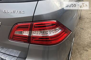 Позашляховик / Кросовер Mercedes-Benz M-Class 2012 в 