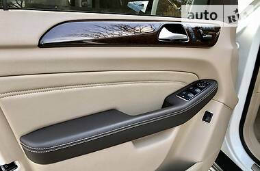 Позашляховик / Кросовер Mercedes-Benz M-Class 2012 в 