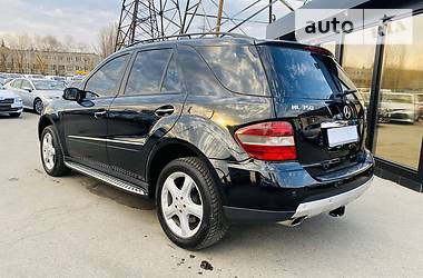Позашляховик / Кросовер Mercedes-Benz M-Class 2008 в 