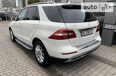Позашляховик / Кросовер Mercedes-Benz M-Class 2012 в 
