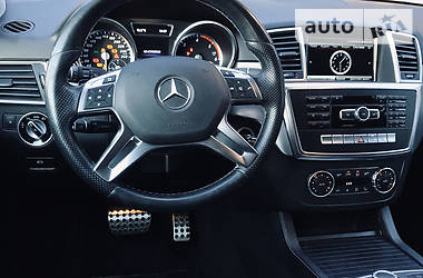 Позашляховик / Кросовер Mercedes-Benz M-Class 2015 в 