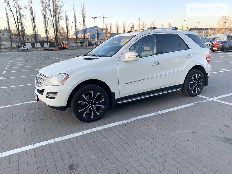 Позашляховик / Кросовер Mercedes-Benz M-Class 2010 в Києві