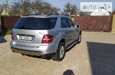 Позашляховик / Кросовер Mercedes-Benz M-Class 2006 в 