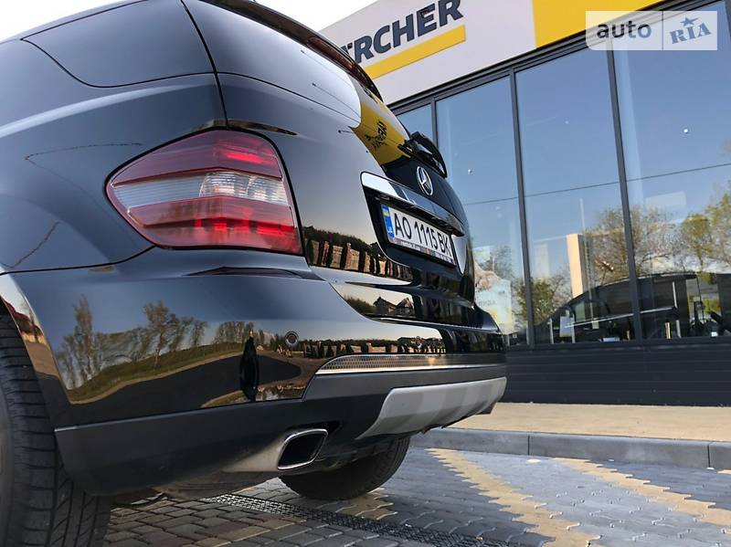 Внедорожник / Кроссовер Mercedes-Benz M-Class 2006 в Иршаве