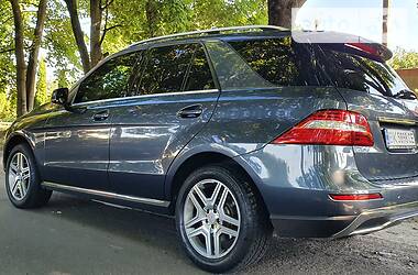 Позашляховик / Кросовер Mercedes-Benz M-Class 2013 в 