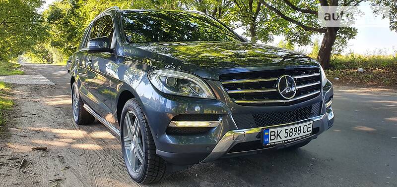 Позашляховик / Кросовер Mercedes-Benz M-Class 2013 в 