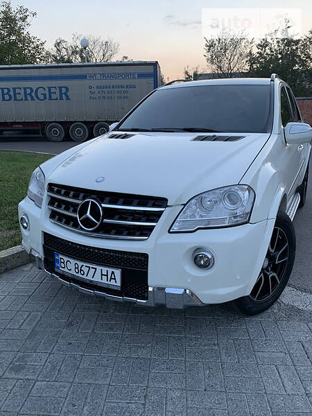 Внедорожник / Кроссовер Mercedes-Benz M-Class 2010 в 