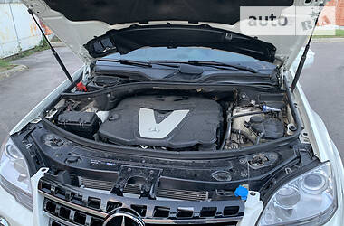 Внедорожник / Кроссовер Mercedes-Benz M-Class 2010 в 