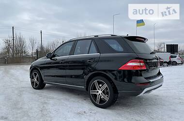 Внедорожник / Кроссовер Mercedes-Benz M-Class 2015 в Бродах