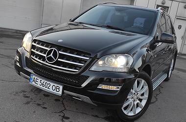 Внедорожник / Кроссовер Mercedes-Benz M-Class 2011 в Кривом Роге