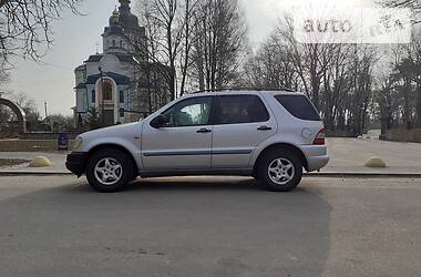 Внедорожник / Кроссовер Mercedes-Benz M-Class 1999 в 