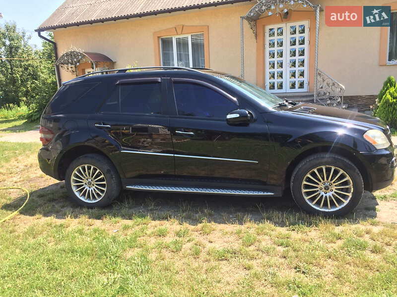 Внедорожник / Кроссовер Mercedes-Benz M-Class 2007 в Черновцах