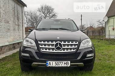 Внедорожник / Кроссовер Mercedes-Benz M-Class 2009 в Киеве