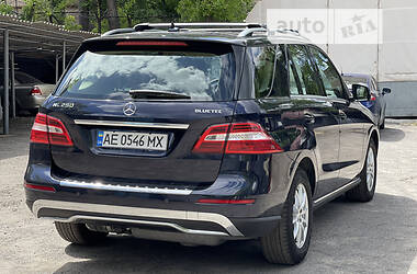 Позашляховик / Кросовер Mercedes-Benz M-Class 2012 в Дніпрі