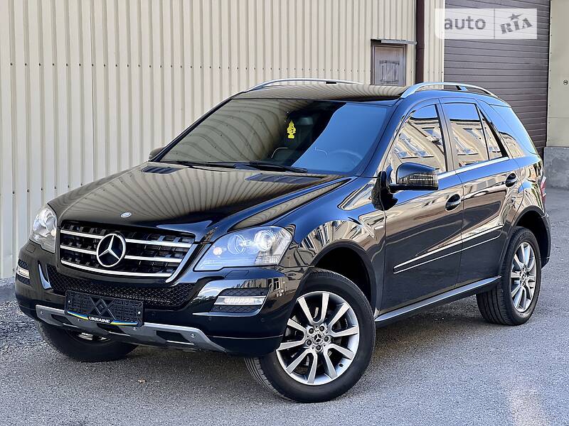 Внедорожник / Кроссовер Mercedes-Benz M-Class 2011 в Киеве