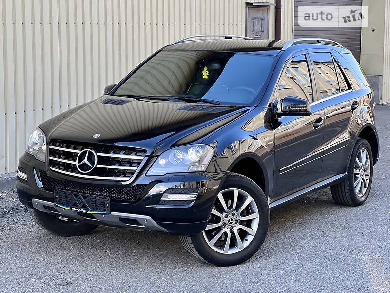 Внедорожник / Кроссовер Mercedes-Benz M-Class 2011 в Киеве