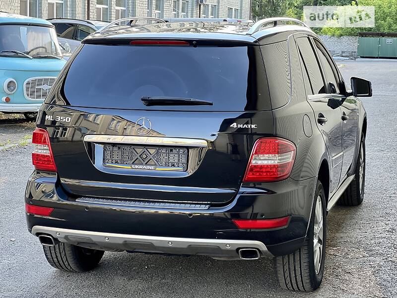 Внедорожник / Кроссовер Mercedes-Benz M-Class 2011 в Киеве