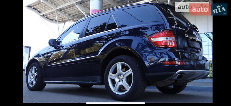 Внедорожник / Кроссовер Mercedes-Benz M-Class 2010 в Одессе