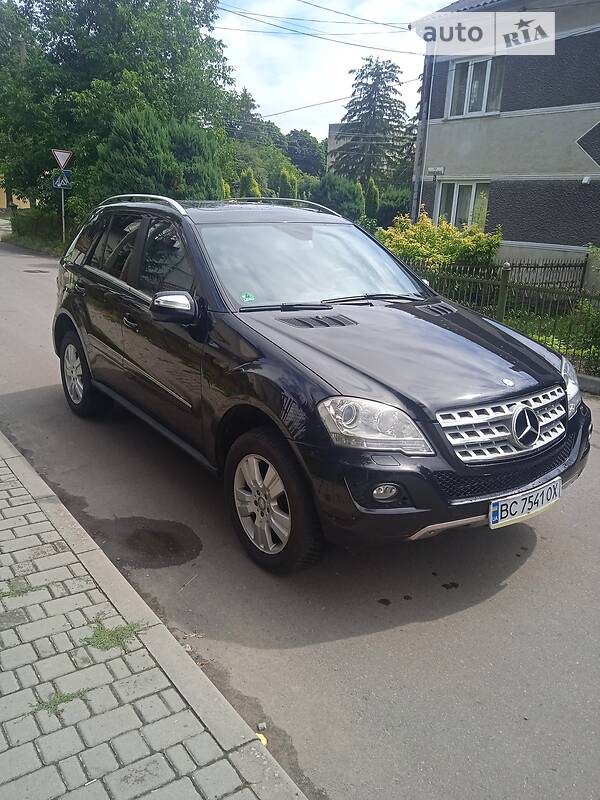 Позашляховик / Кросовер Mercedes-Benz M-Class 2009 в Жидачові