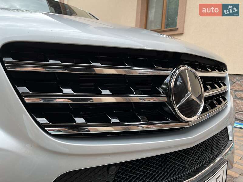 Внедорожник / Кроссовер Mercedes-Benz M-Class 2012 в Киеве