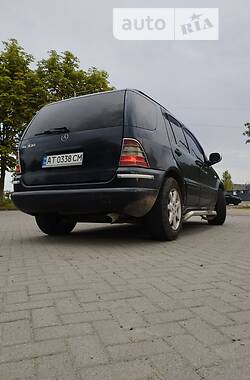 Внедорожник / Кроссовер Mercedes-Benz M-Class 2000 в Долине