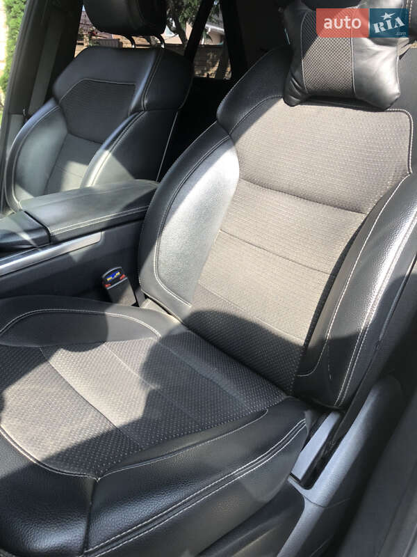 Позашляховик / Кросовер Mercedes-Benz M-Class 2012 в Сумах