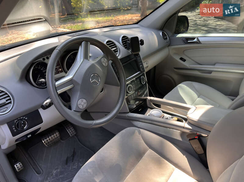 Внедорожник / Кроссовер Mercedes-Benz M-Class 2010 в Одессе