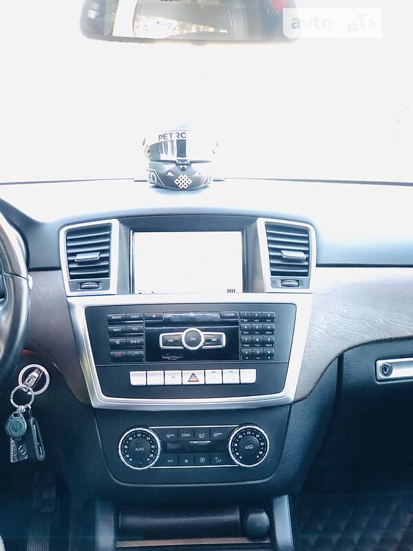 Внедорожник / Кроссовер Mercedes-Benz M-Class 2012 в Киеве
