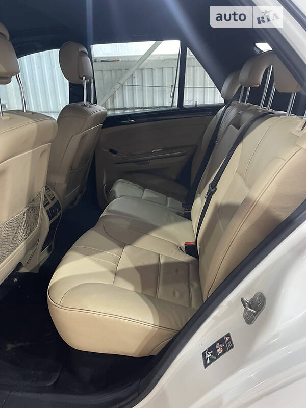 Позашляховик / Кросовер Mercedes-Benz M-Class 2010 в Тернополі фото 20 Позашляховик / Кросовер Mercedes-Benz M-Class 2010 в Тернополі