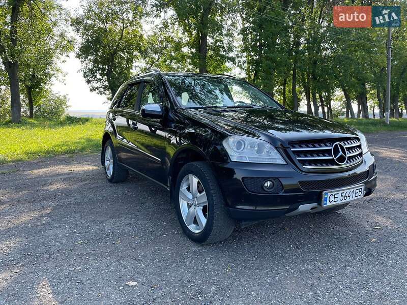 Внедорожник / Кроссовер Mercedes-Benz M-Class 2005 в Заставной