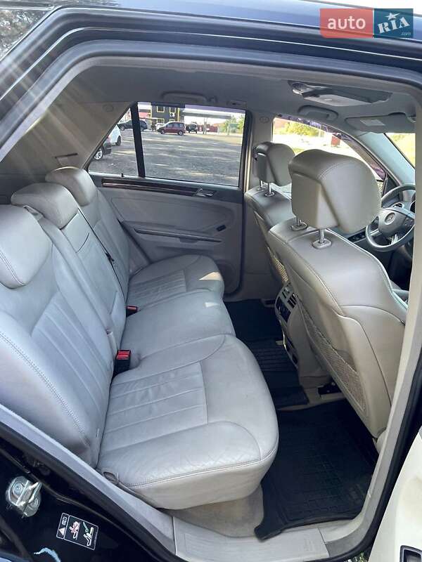 Внедорожник / Кроссовер Mercedes-Benz M-Class 2005 в Заставной