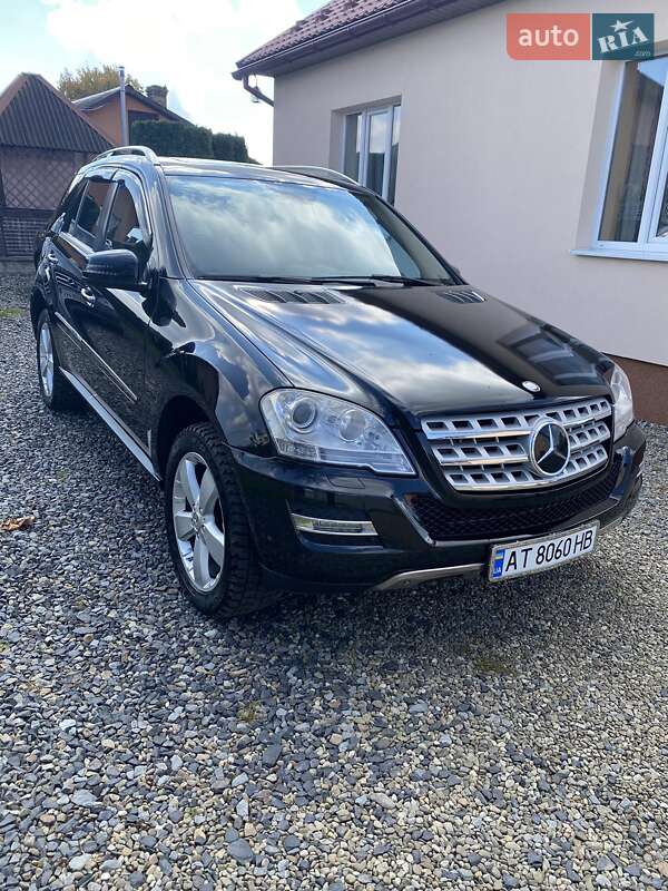 Позашляховик / Кросовер Mercedes-Benz M-Class 2010 в Болехові