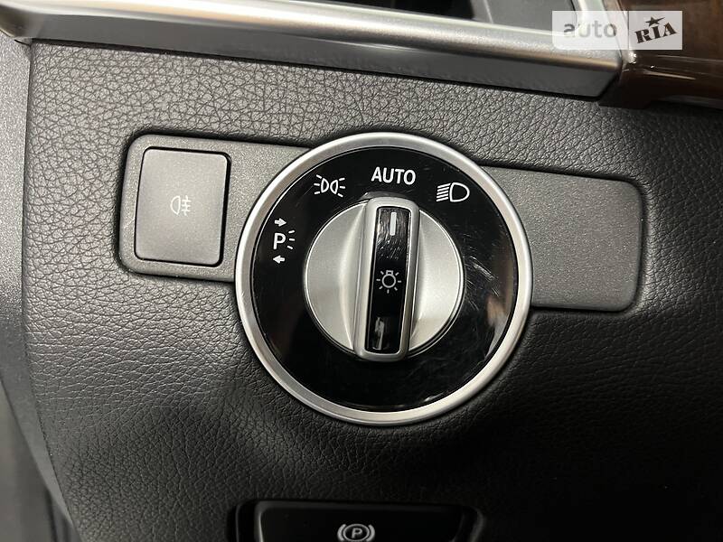 Внедорожник / Кроссовер Mercedes-Benz M-Class 2012 в Киеве