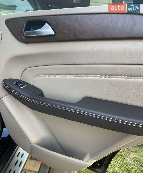 Внедорожник / Кроссовер Mercedes-Benz M-Class 2012 в Хмельнике