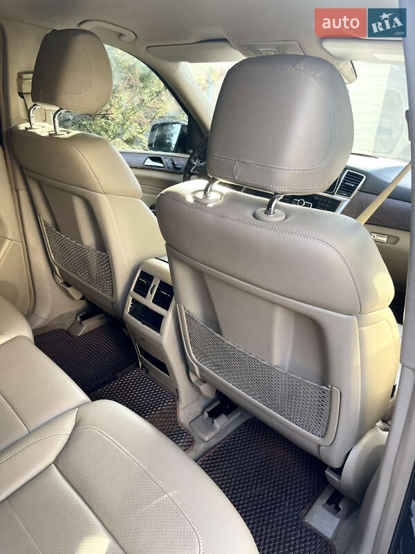 Внедорожник / Кроссовер Mercedes-Benz M-Class 2012 в Хмельнике