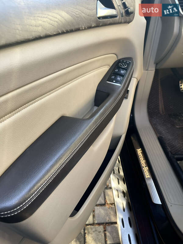 Внедорожник / Кроссовер Mercedes-Benz M-Class 2012 в Хмельнике