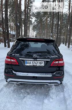 Внедорожник / Кроссовер Mercedes-Benz M-Class 2013 в Киеве