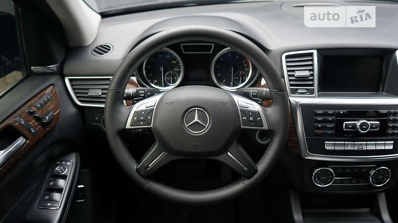 Внедорожник / Кроссовер Mercedes-Benz M-Class 2012 в Львове