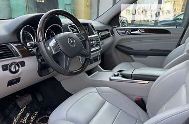 Внедорожник / Кроссовер Mercedes-Benz M-Class 2012 в 