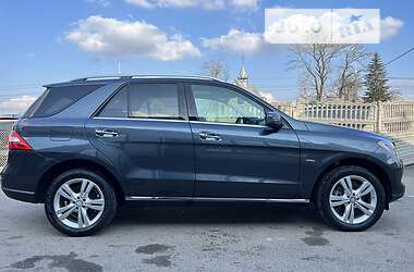 Внедорожник / Кроссовер Mercedes-Benz M-Class 2012 в 