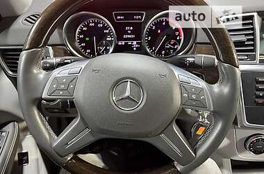 Внедорожник / Кроссовер Mercedes-Benz M-Class 2012 в 