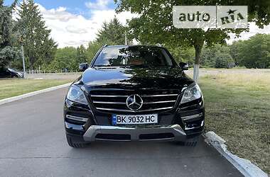 Внедорожник / Кроссовер Mercedes-Benz M-Class 2014 в Ровно